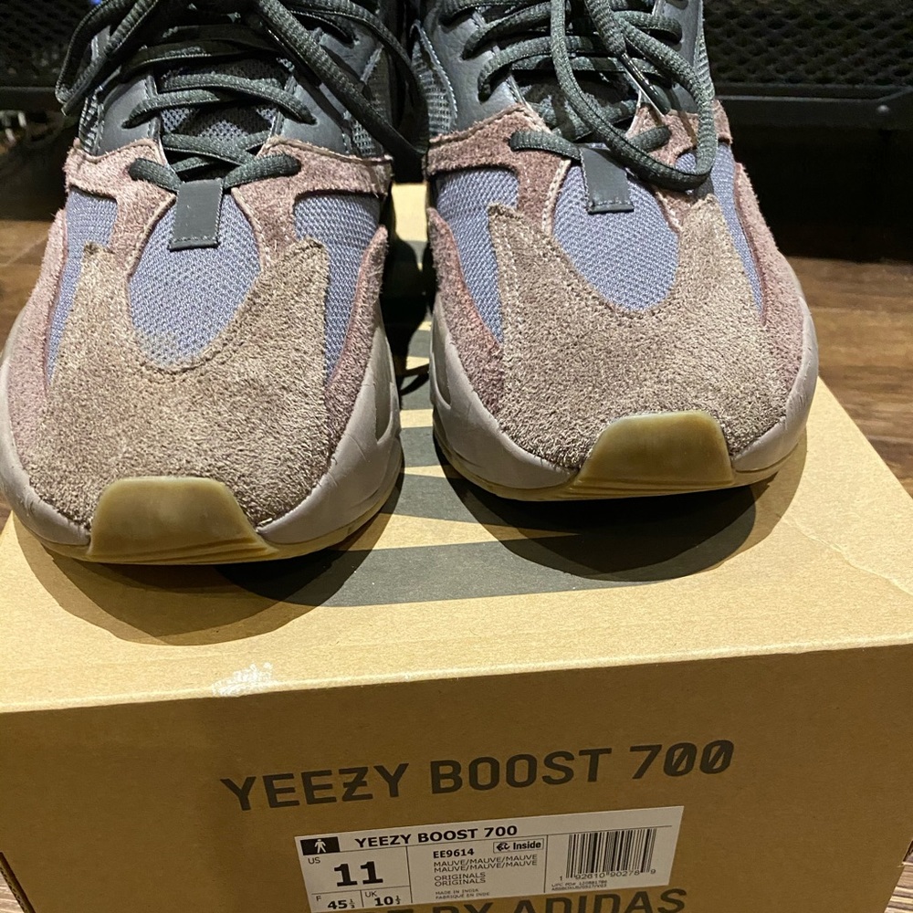 Yeezy Boost 700 Mauve